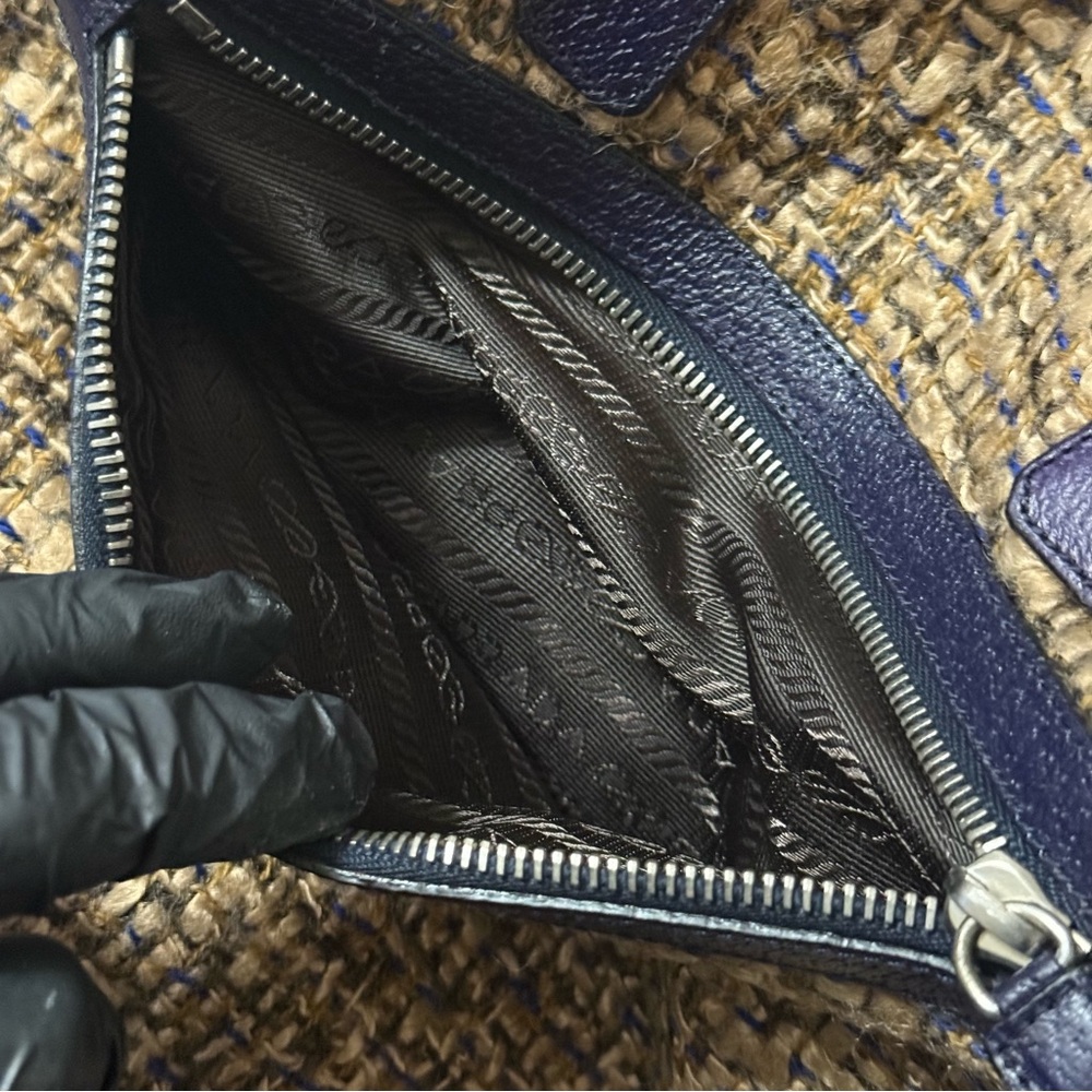 GUARANTEED AUTHENTIC PRADA TWEED & PURPLE SAFFIANO LEATHER TOTE BAG - Picture 15 of 16